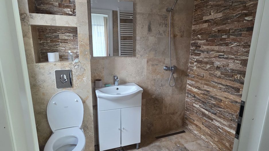 Apartament 3 camere si curte proprie - Poză 5