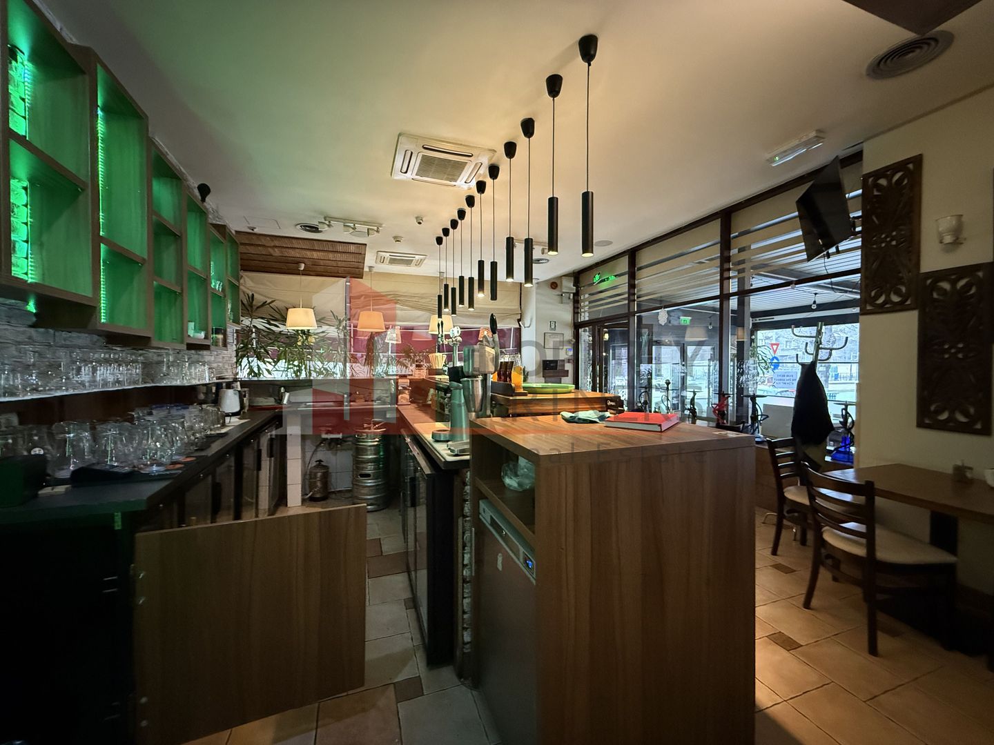 Restaurant complet mobilat si utilat, la cheie - Poză 3
