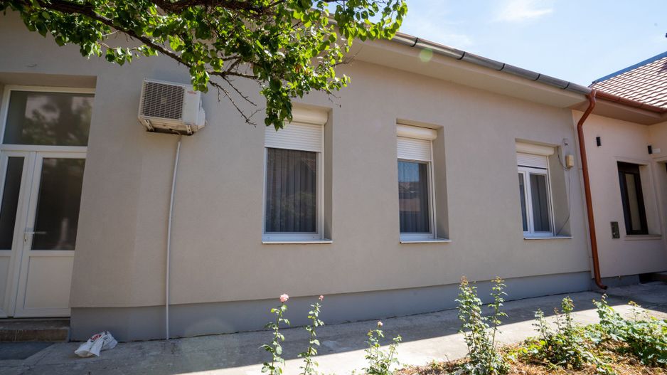 Apartament cu 2 camere, casă la curte comună – Central, Oradea - Poză 18