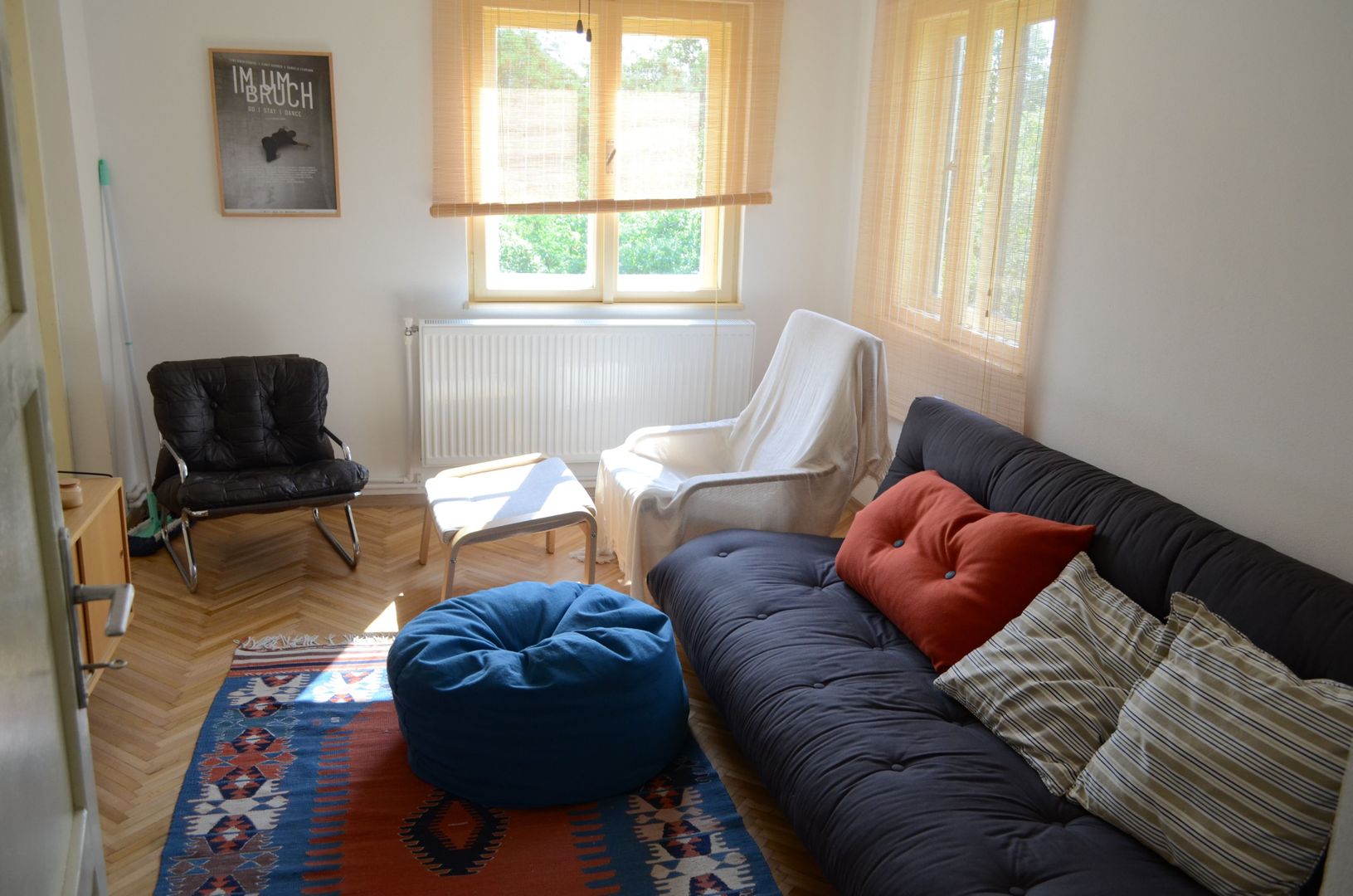Casa renovata la tara complet mobilata si utilata - Poză 6
