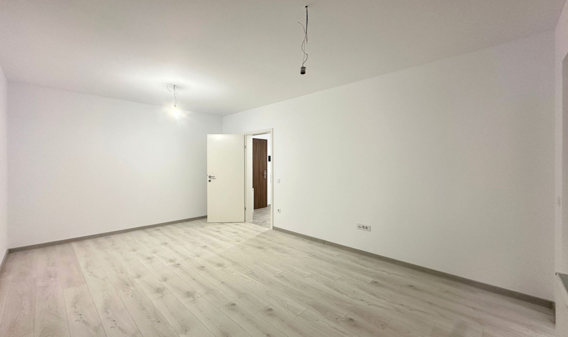 Inchiriere apartament nemobilat Casa Nobel Lângă Coresi - Poză 7