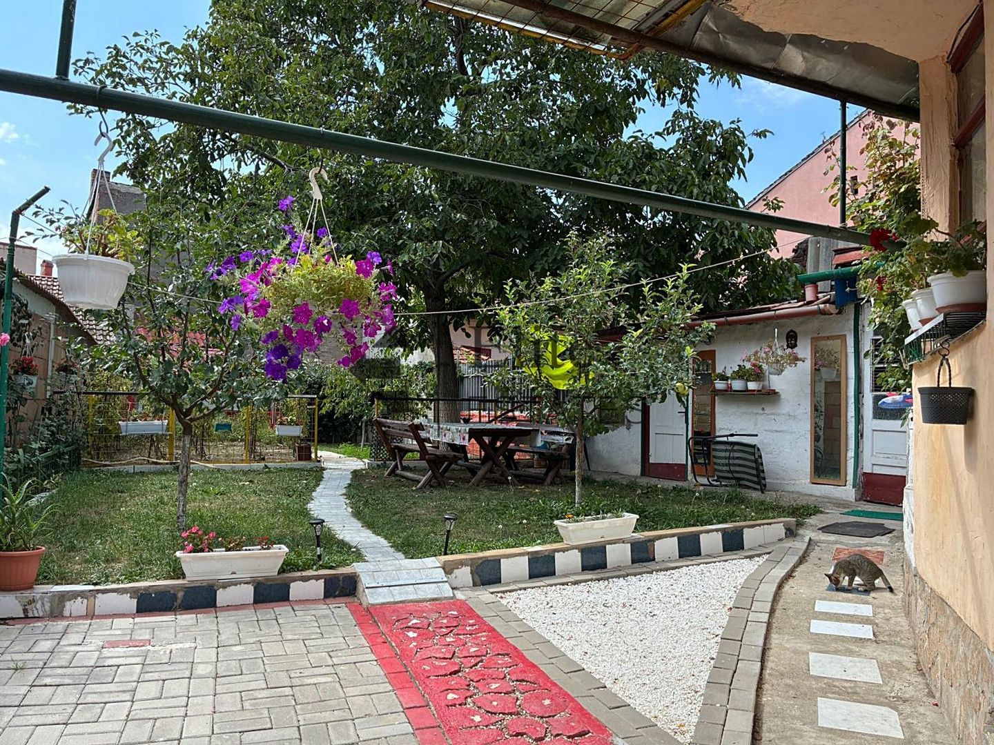 Casa de vanzare cu 411 mp teren ultracentral in Oradea - Poză 2