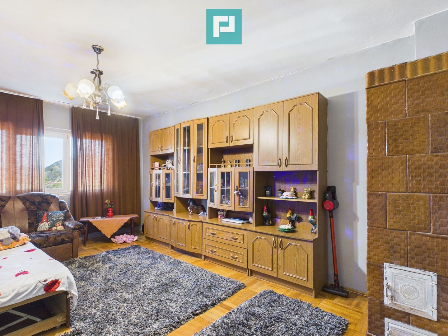 Apartament cu două camere, decomandat Lipova - Poză 1