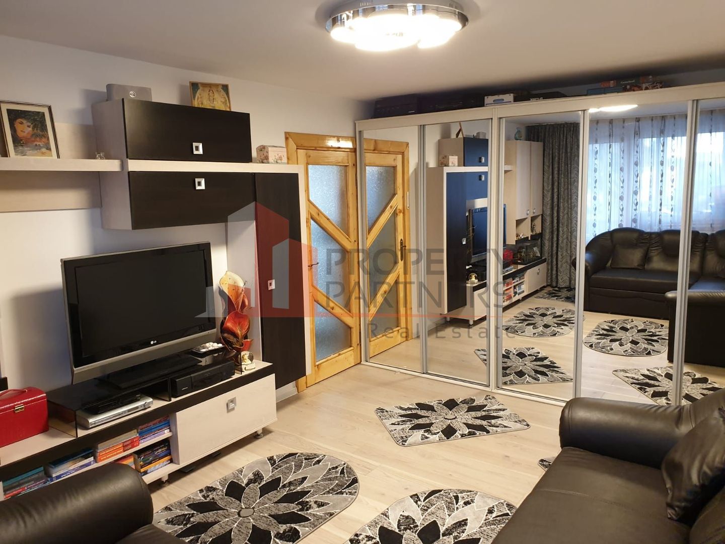 Apartament 4 camere Tractorul - Poză 3