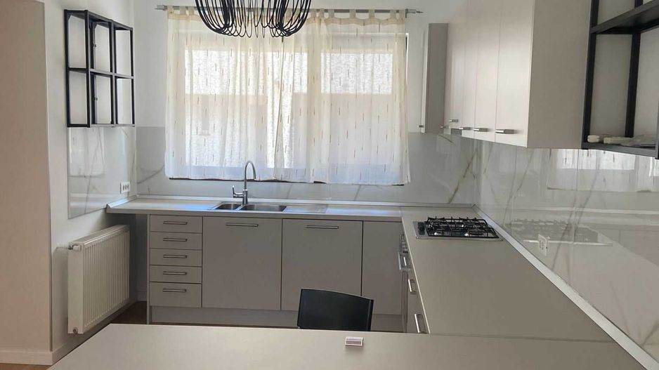 De vanzare Vila individuala LUX + curte Campul Pipera NORD - Poză 2