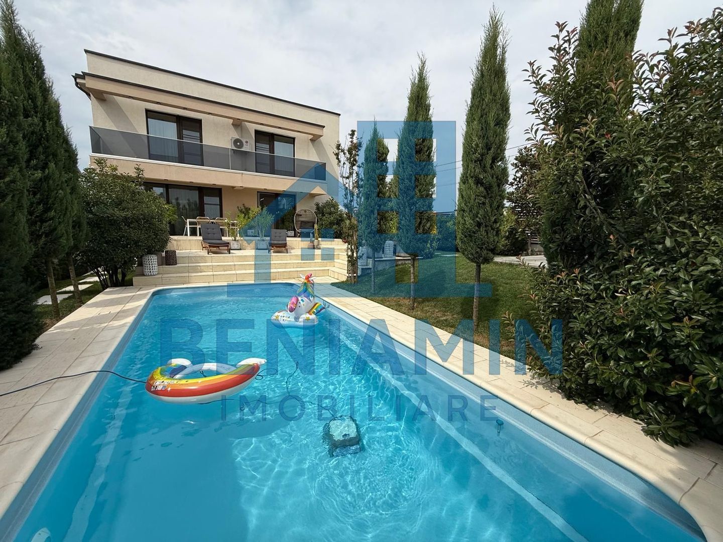 Vila ultramoderna Consul cu piscina si design impresionant - Poză 1