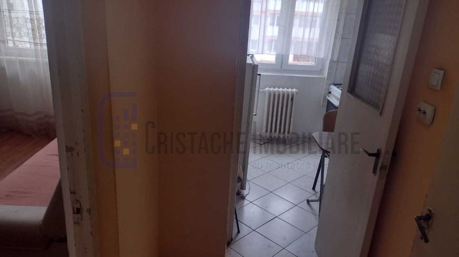 Piata Minis | Bloc reabilitat termic | Etaj intermediar | Metrou 10 min. - Poză 2