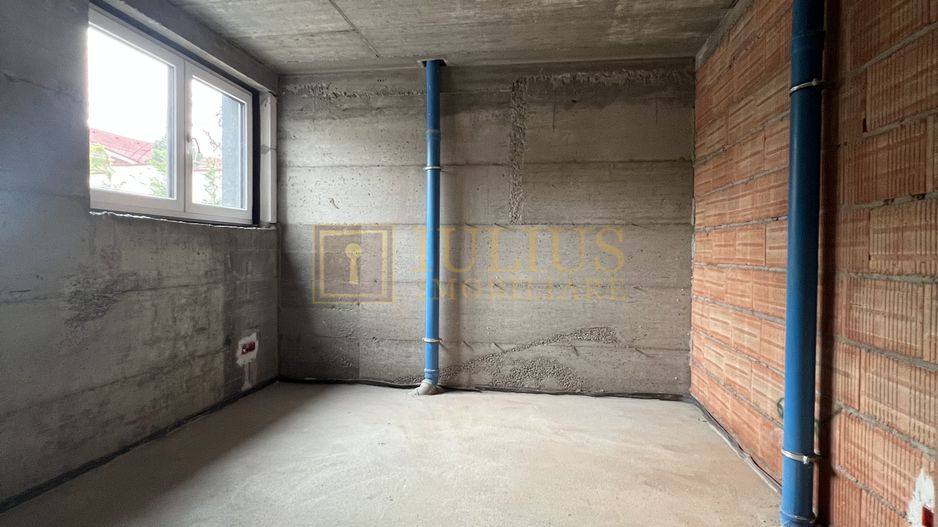 Casa zona Lunei, 5 camere + 3 bai, centrala proprie, rezidential sau birouri ! - Poză 46