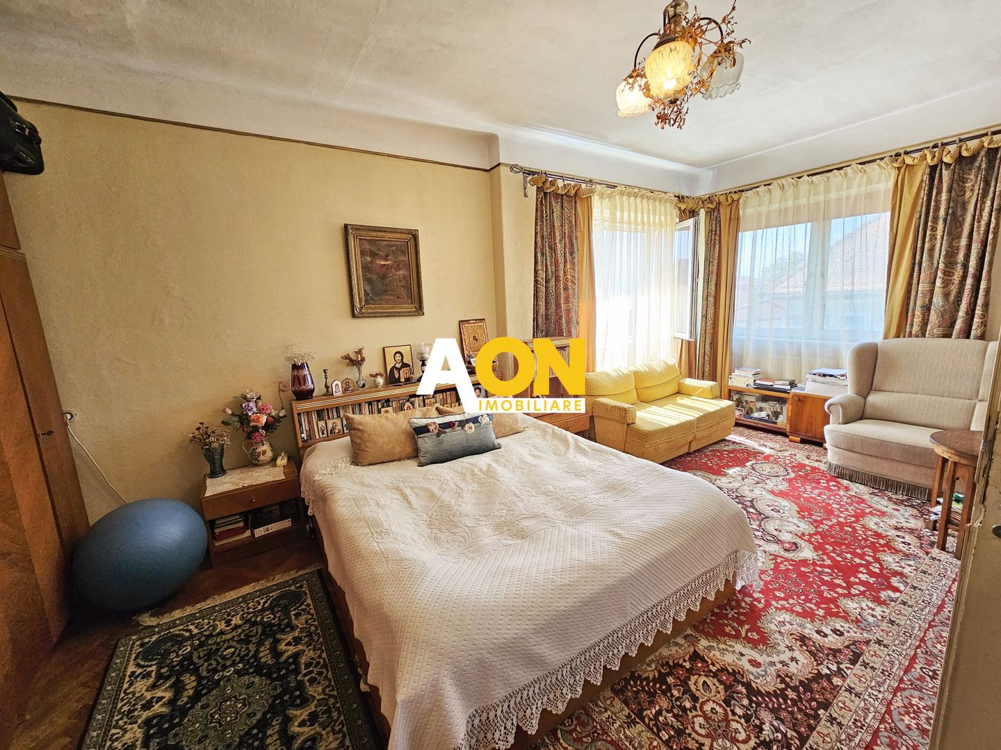 Casa situata in imediata apropiere a Cetatii - Poză 9