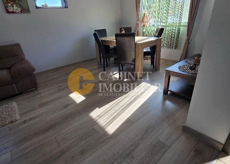 Casa tip duplex - constructie proprie - la asfalt - Poză 16