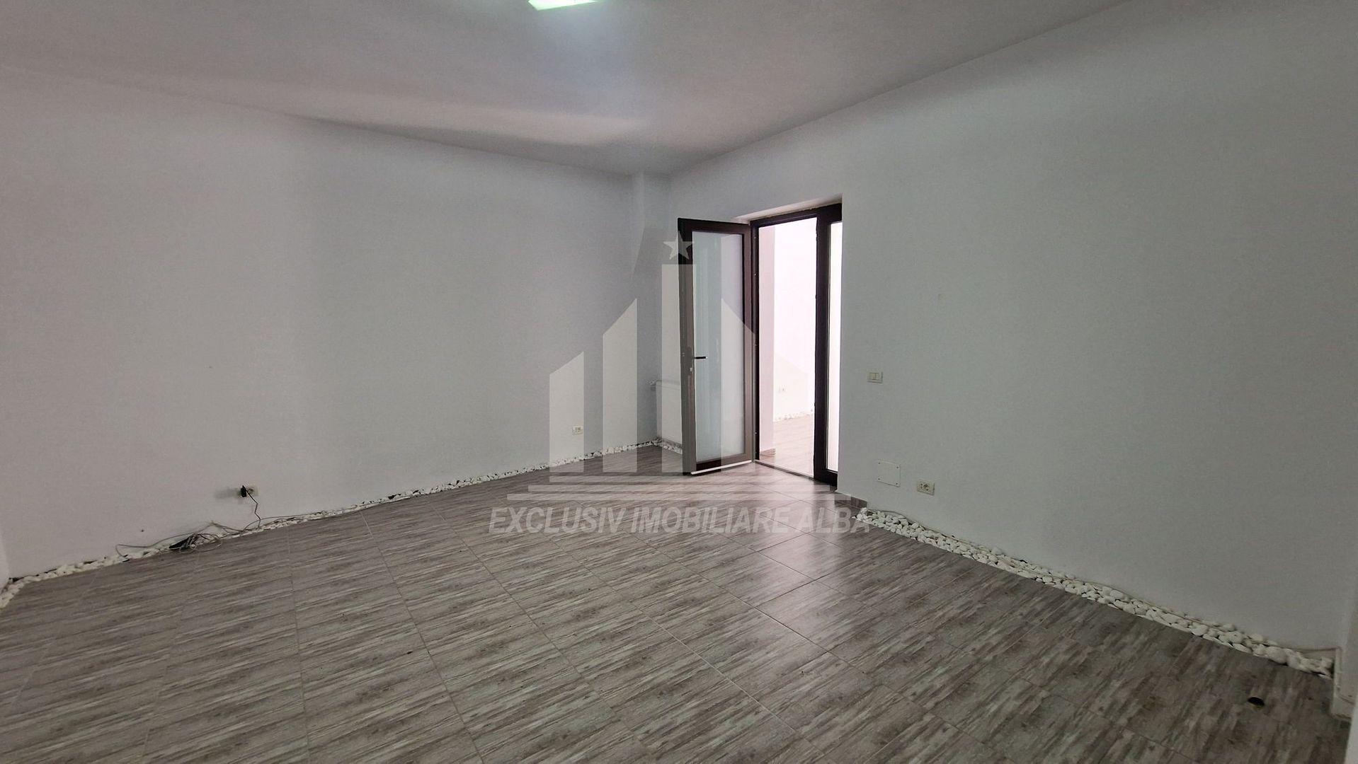 Birou, spatiu comercial lângă Tribunal - Poză 5