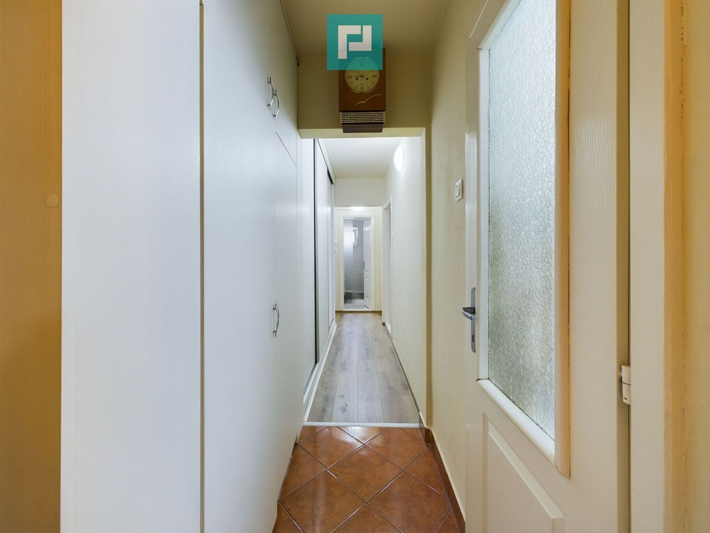 Apartament cu 3 camere în Alfa - Poză 9