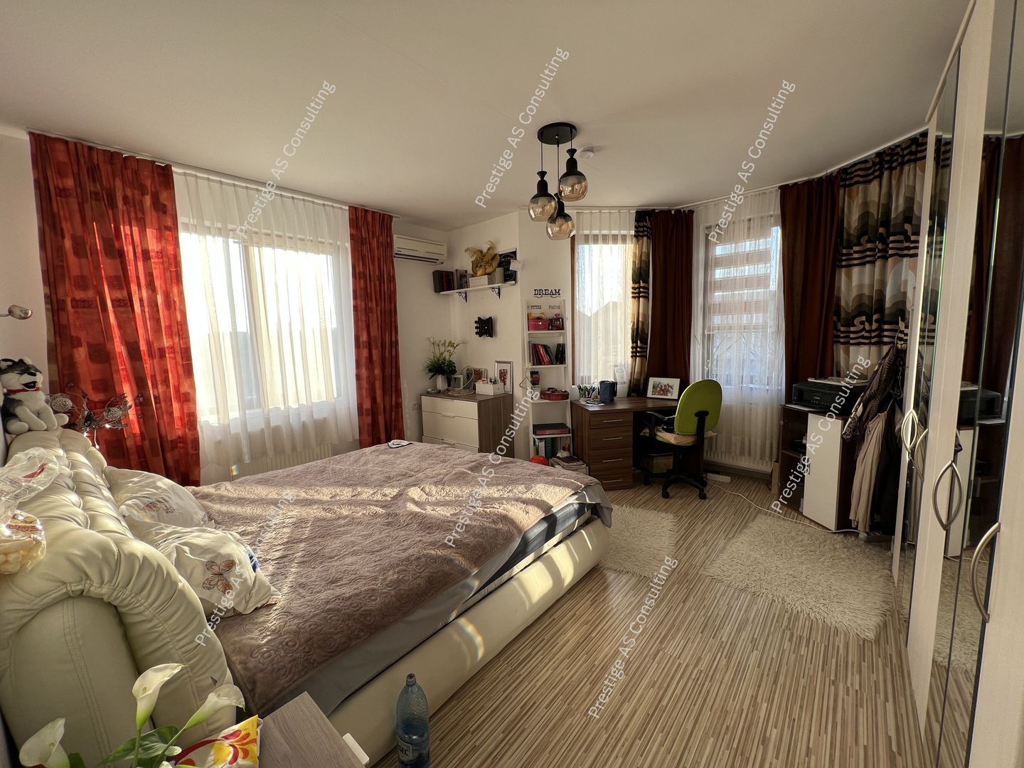 Vila 7 incaperi + 3 Anexe | 1800mp Teren | La Intrare in Dumbravita - Poză 4