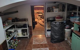 Casă cu piscină interioară -Turnișor - Poză 8