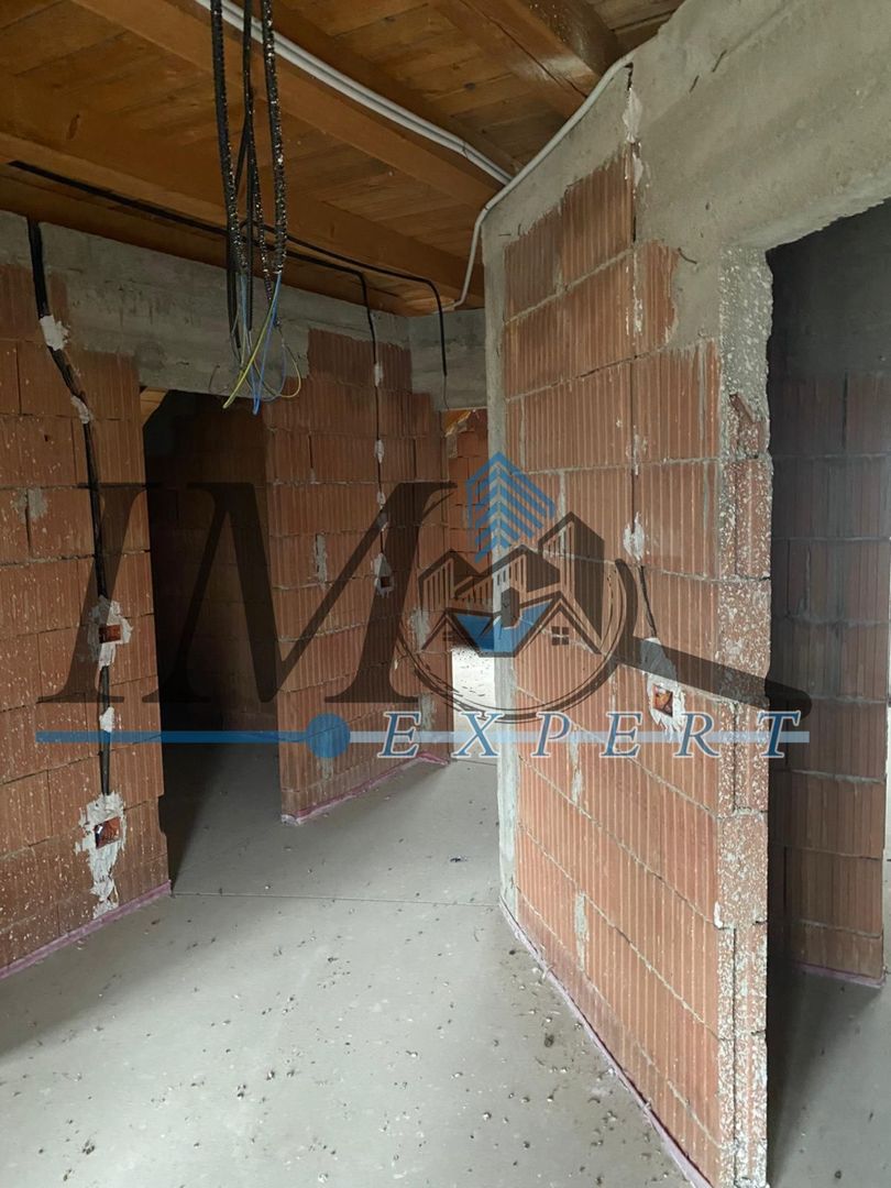 Casa de vanzare la rosu in Micesti - Poză 4