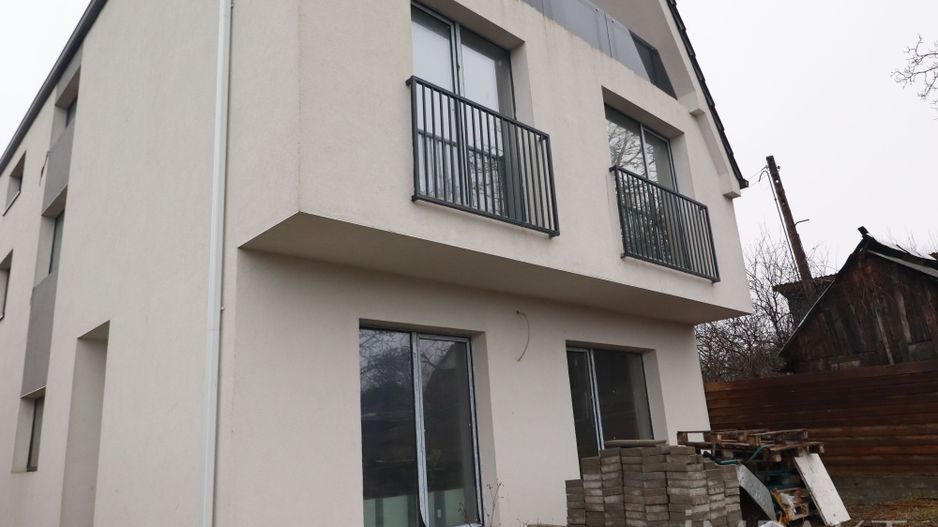 Duplex de vanzare In Dambul Rotund, teren de 697 mp! - Poză 1