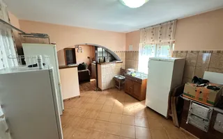 Casă 160 mp + atelier 200 mp + anexă + teren 1.000 mp | Exclusivitate - Poză 12