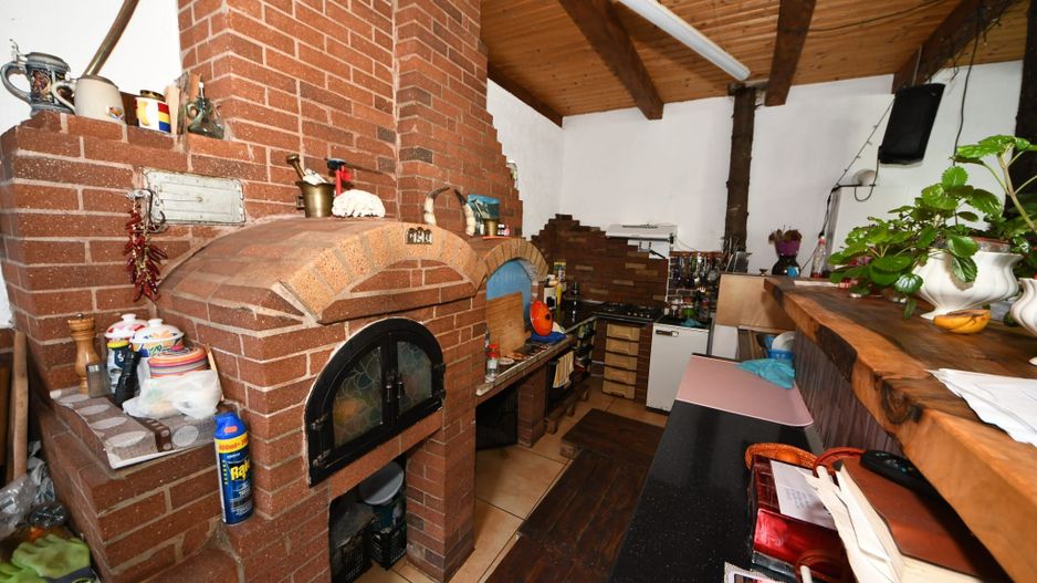 De vanzare casa cu 3 apartamente + anexa 75 mp, Comision 0% - Poză 3