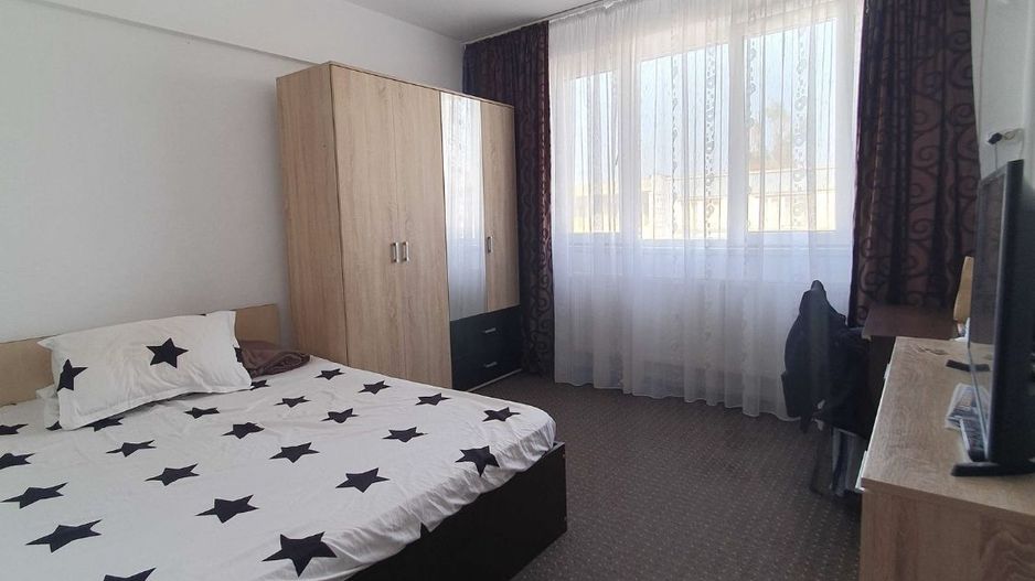 Vand apartament 2 camere - Poză 3