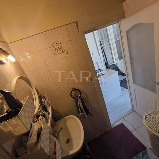 Apartament cu pivniță, mansardă și teren în curte comună. Central Cluj - Poză 9