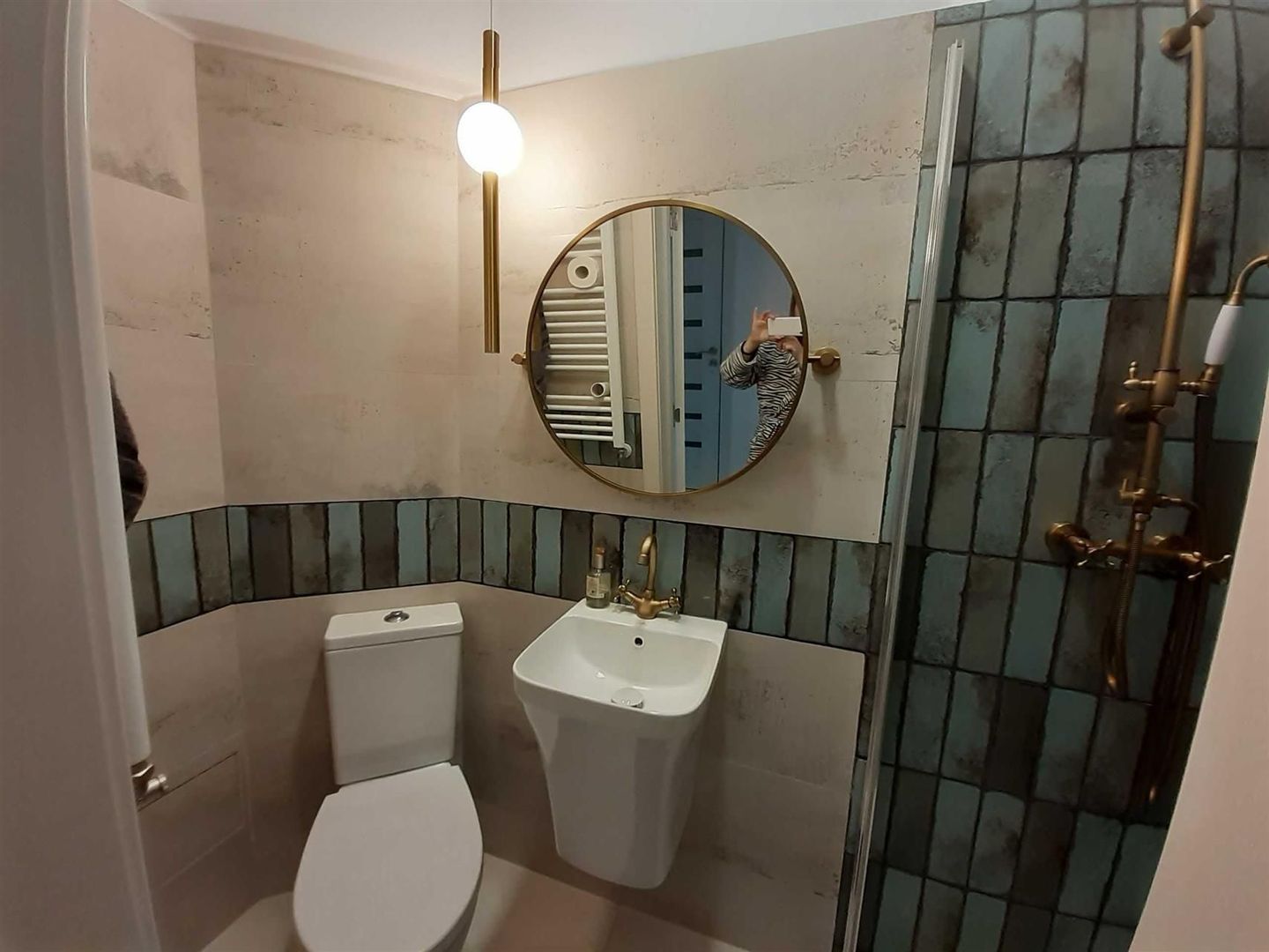 Casa la asfalt,  zona centrala, constructie 2011, renovata - Poză 5