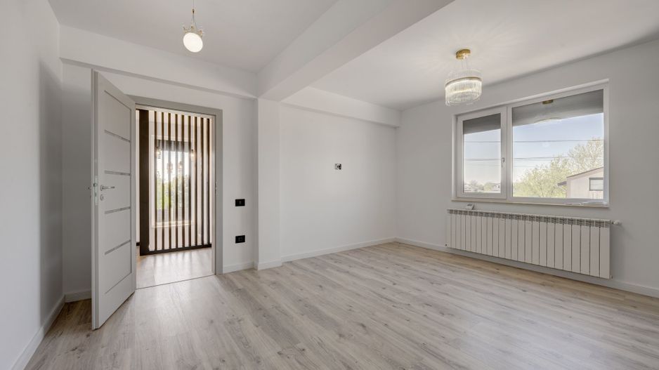 CASA TIPLA, Racordata la toate Utilitățile ! Domnești ! - Poză 13