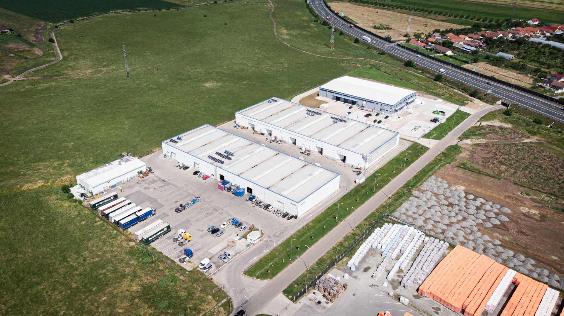 Parc industrial cu platformă betonată lângă A1 - Poză 15