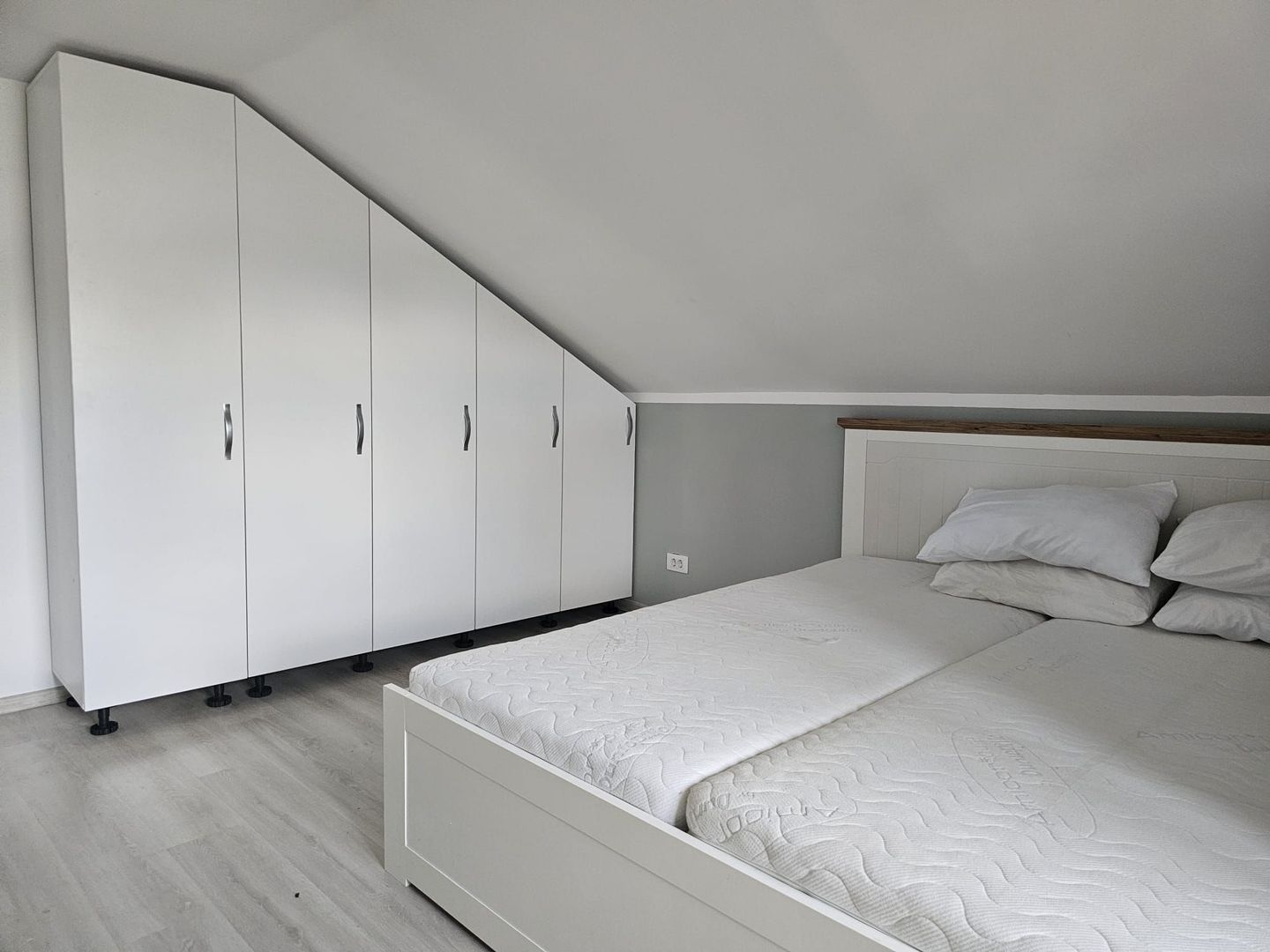 Vila noua, P+1E, mobilata si utilata - zona Bariera Traian - Poză 20