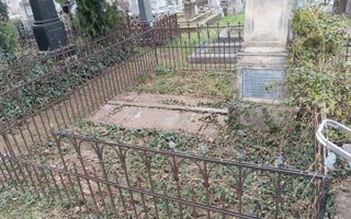 Loc de veci în Cimitirul Eternitatea Iași – Cavou 6 locuri cu monument istoric - Poză 1