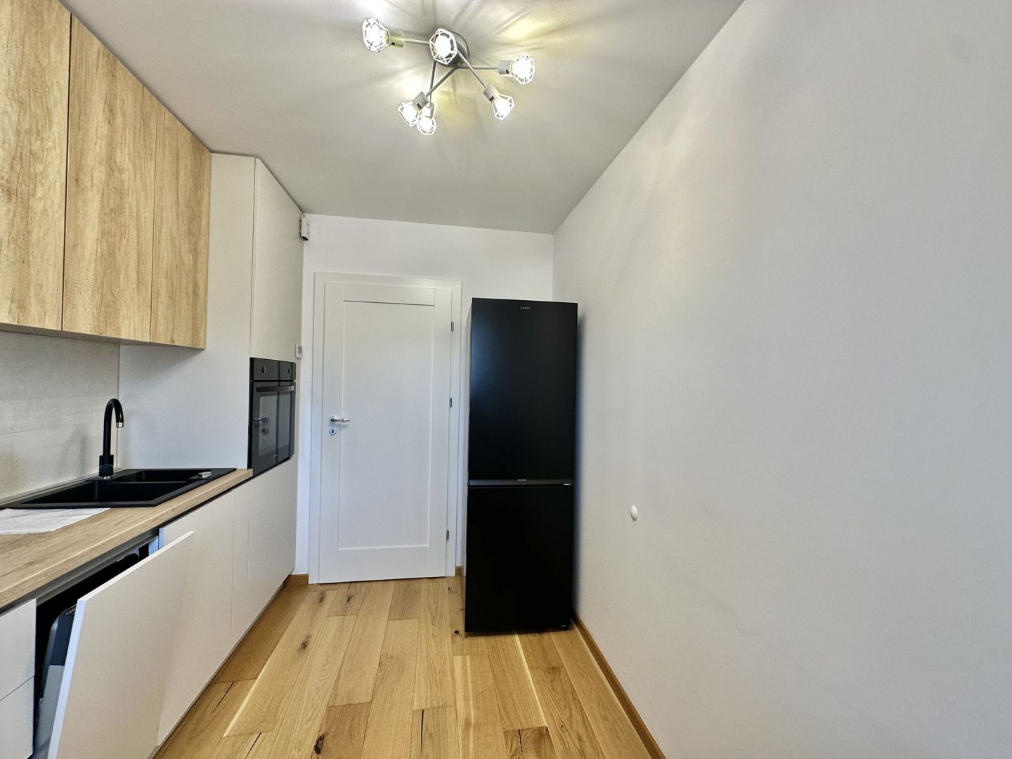 Apartament cu 3 camere decomandat de inchiriat, Urban Plaza - Poză 5