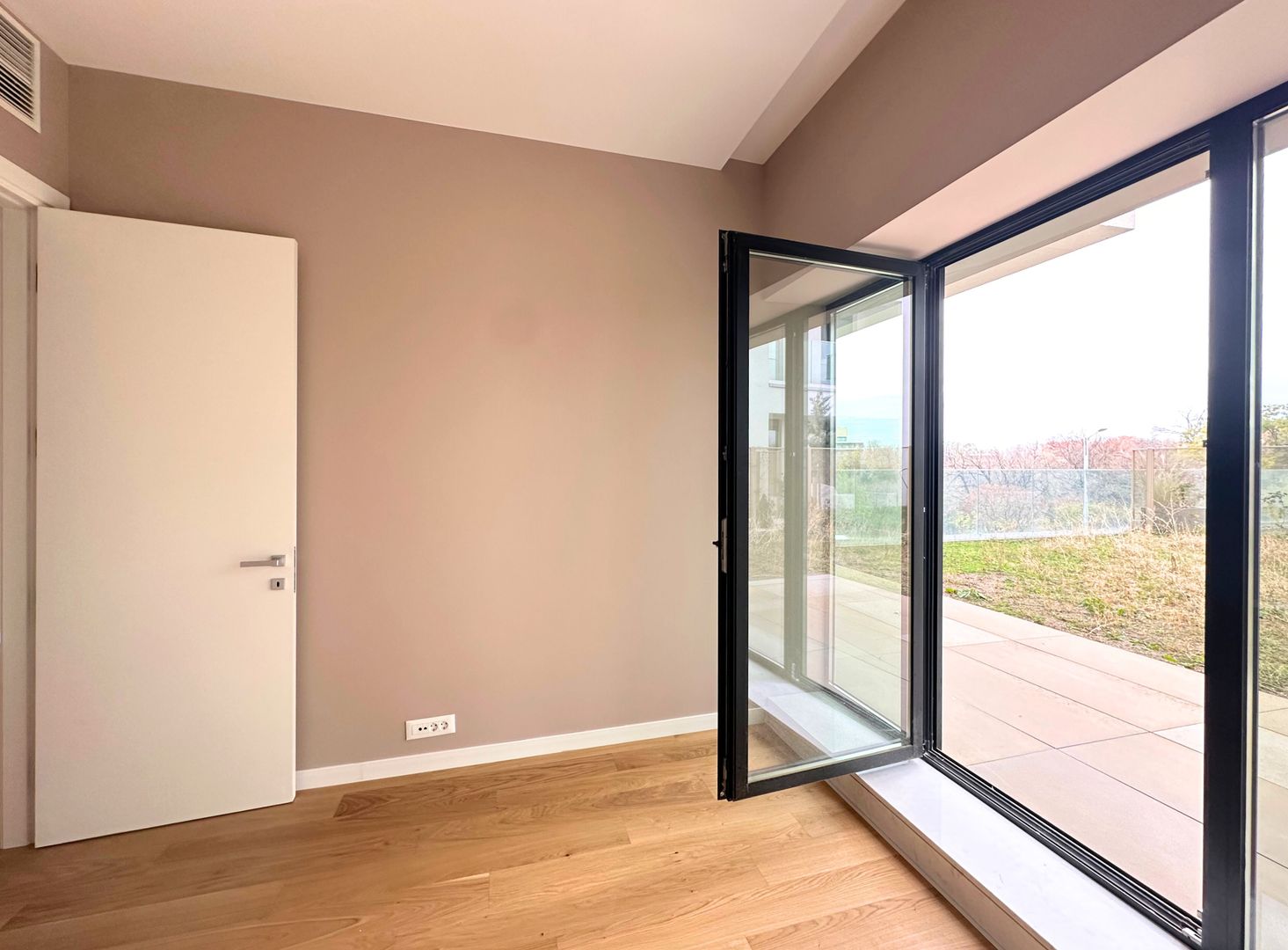 Închiriere apartament 4 camere cu grădină proprie ONE Verdi - Poză 12