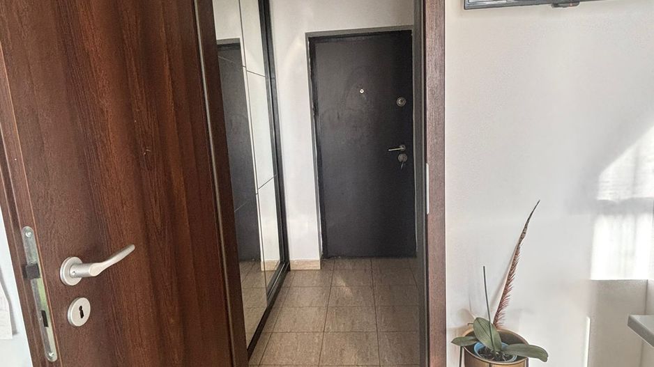 Garsoniera decomandata Prelungirea Ghencea Loc de parcare - Poză 9