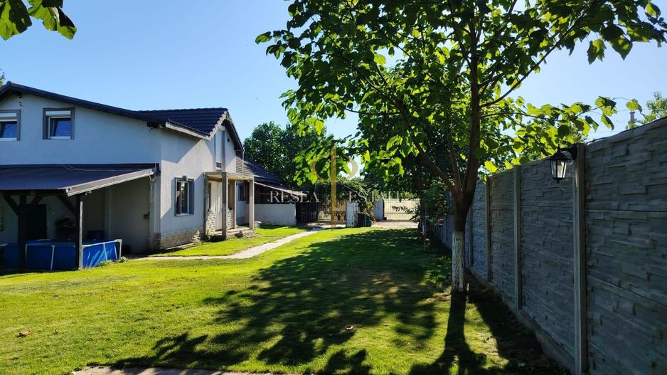 Casă spațioasă în Varias, împărțită în două unități cu acces separat - Poză 14