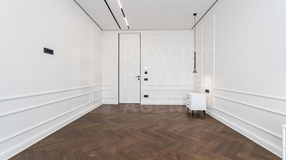 Chirie, apartament, 4 camere, str. Universității, Centru - Poză 1