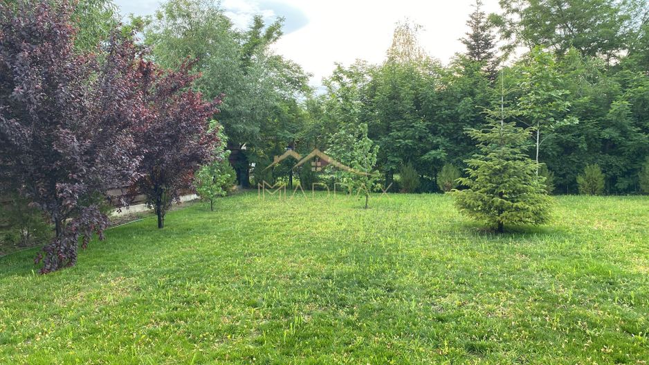 Vila Paradisul Verde ,  vedere  spre lac  **** curte 700 mp - Poză 4