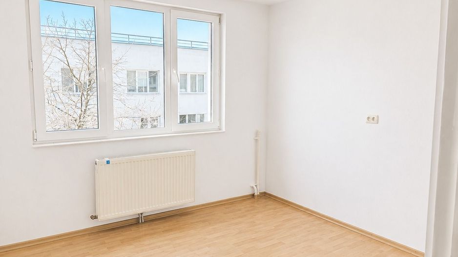 Apartament de 3 camere, decomandat, zona Politehnica - Poză 3