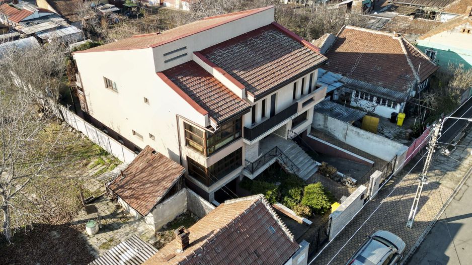 Vilă spațioasă cu 8 camere, Grădiște - Poză 30