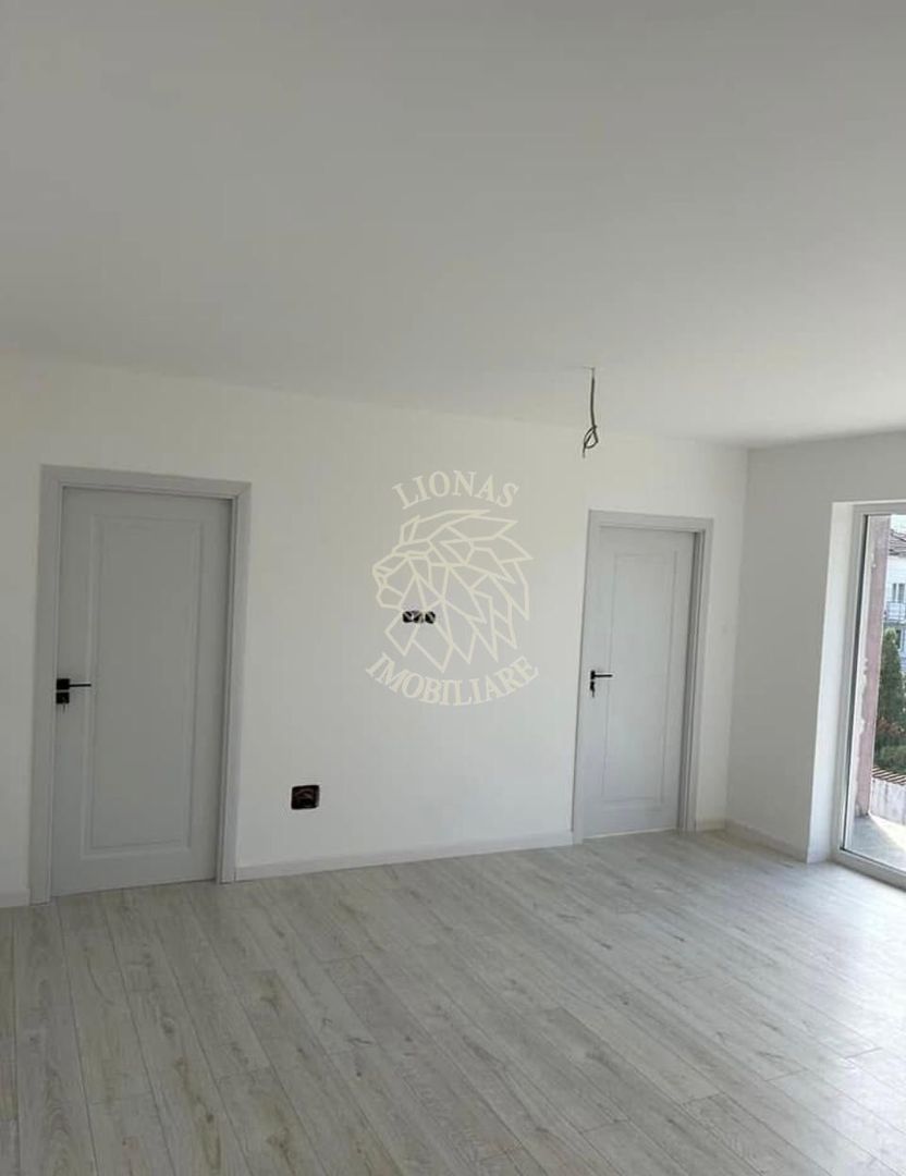 Apartament 3 camere-2 balcoane-etaj 1- Zona  Calea Moldovei - Poză 1