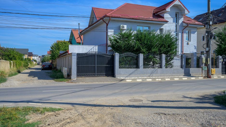 Vilă renovată P+1+M  | Foișor vitrat, grădină și jacuzzi - Poză 45