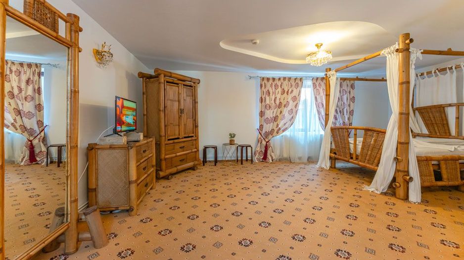 Pensiune Rosenau de vânzare - Afacere la cheie lângă Cetatea Râșnov - Poză 18