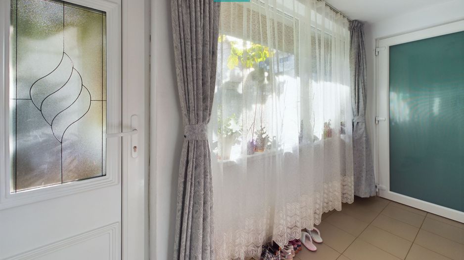 Casă la cheie în Uta - Poză 6