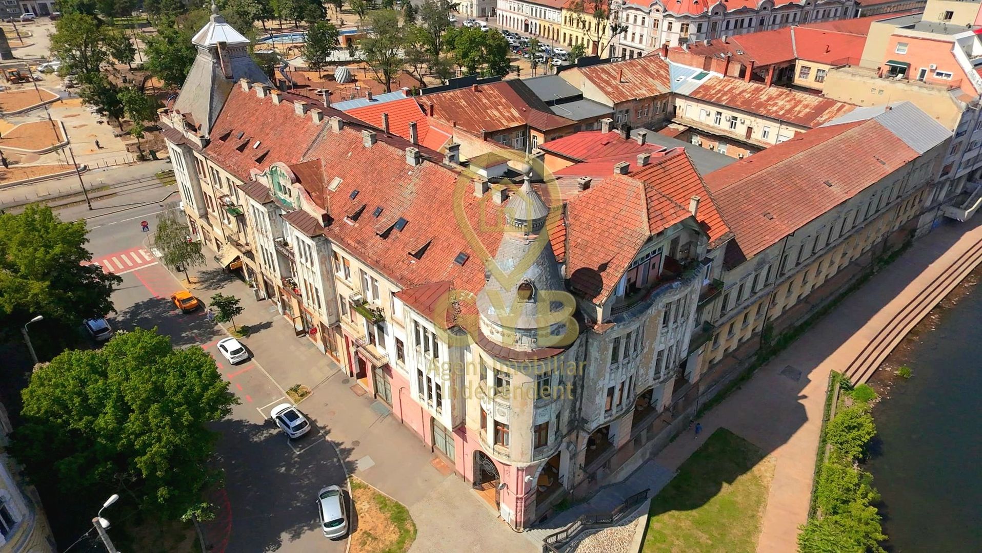 De vânzare apartament în clădire istorică * Ultracentral * Piața Gojdu - Poză 2