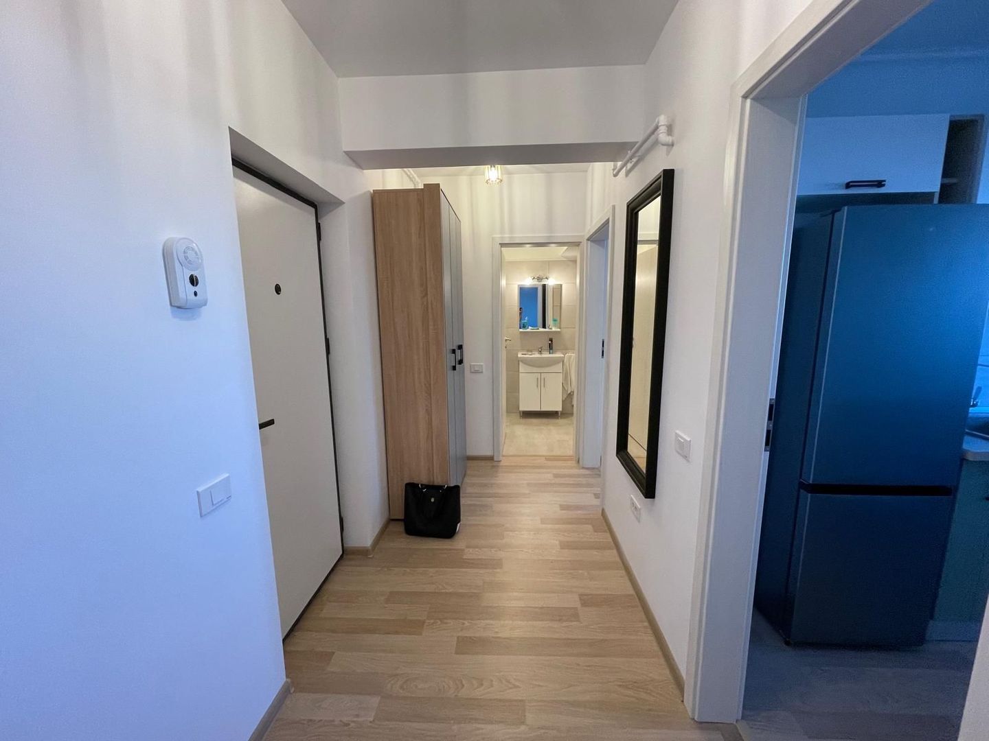 AP. 2 CAMERE APARATORII PATRIEI, CENTRALA, BUCATARIE INCHISA,PARCARE - Poză 4