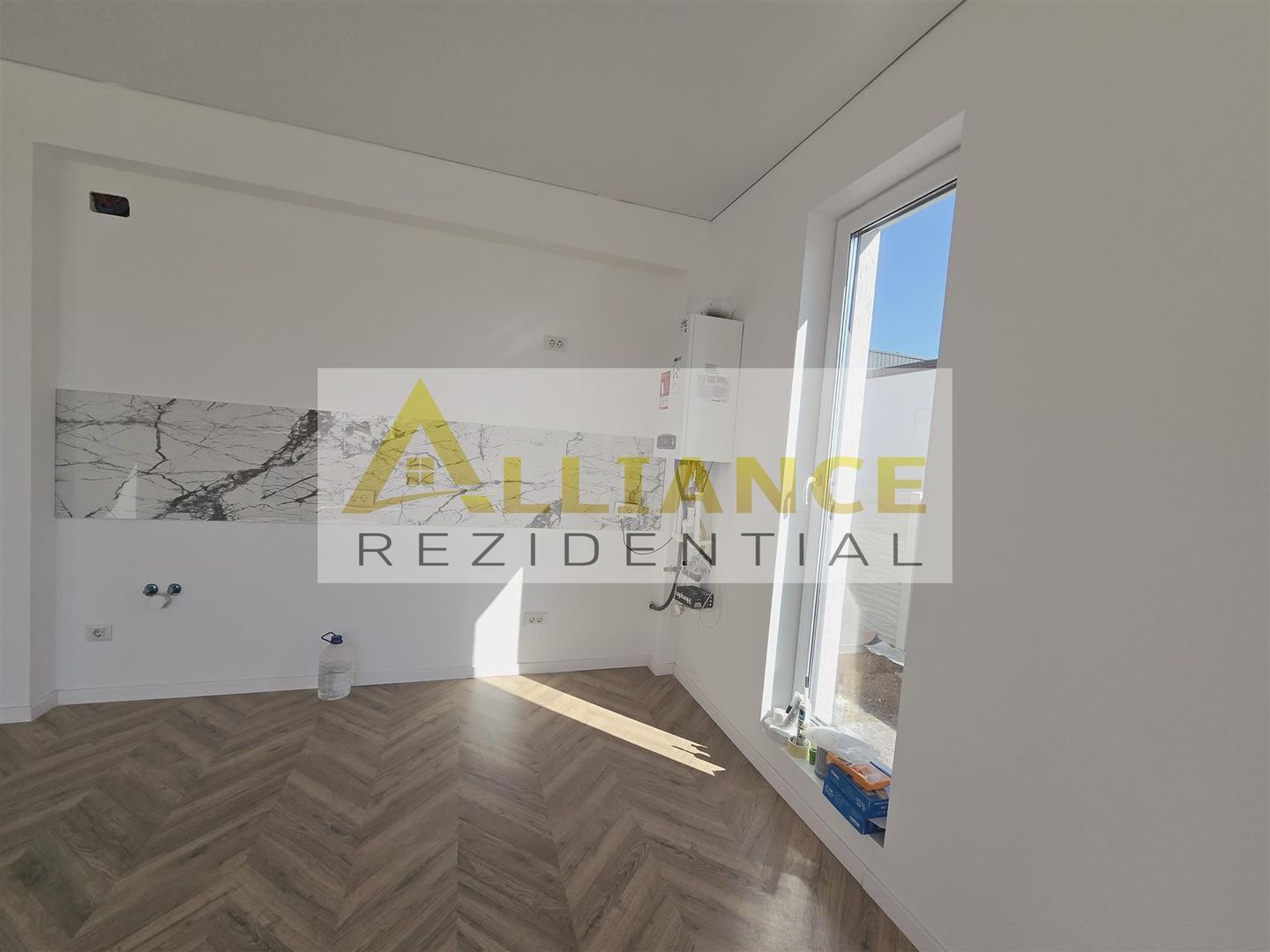 Casa individuala- 4 camere- 371mp teren- placa de beton - Poză 3