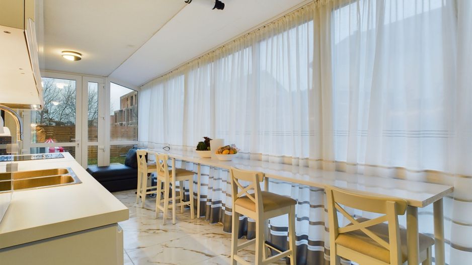 Apartament modern cu 3 camere și curte privată generoasă – Dumbrăvița - Poză 9