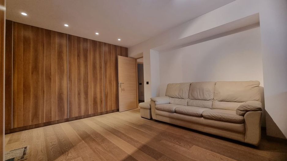 Vanzare Apartament 3 camere Mall Vitan Etaj 2 din 4 - Poză 4