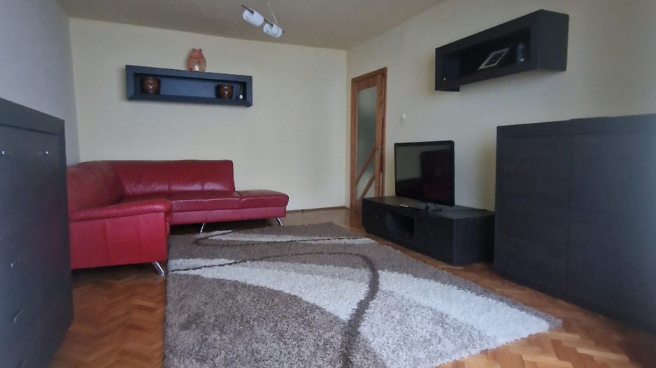 APARTAMENT4 CAMERE ZONA  SOARELUI LANGA SCOALA 30 - Poză 1