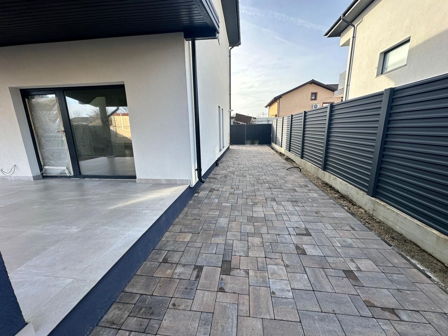 CASA SINGULARA, TOATE UTILITATILE, 4 CAMERE, TEREN 400 MP, COMISION 0% - Poză 5