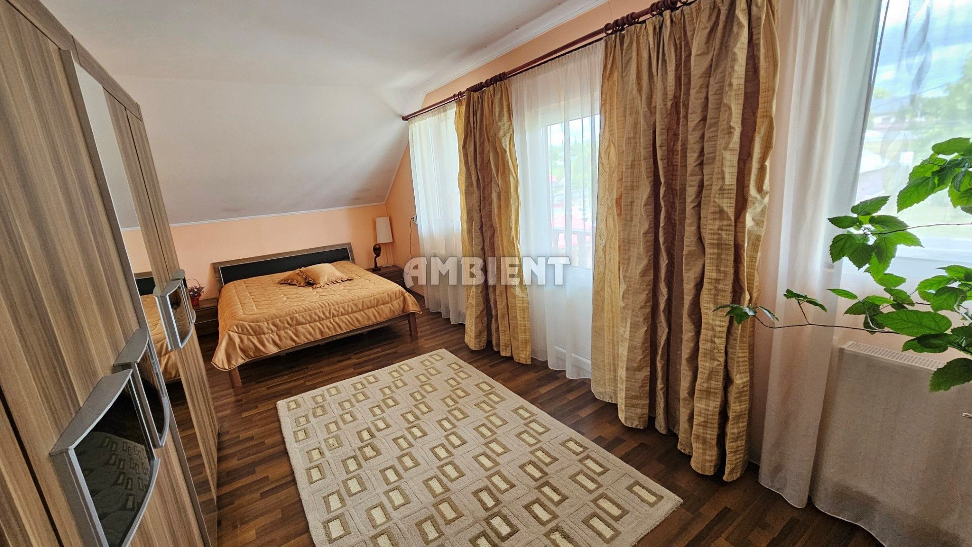 Vilă P+M mobilată și utilată,  teren 1100 mp, zona BACAOANI; - Poză 9