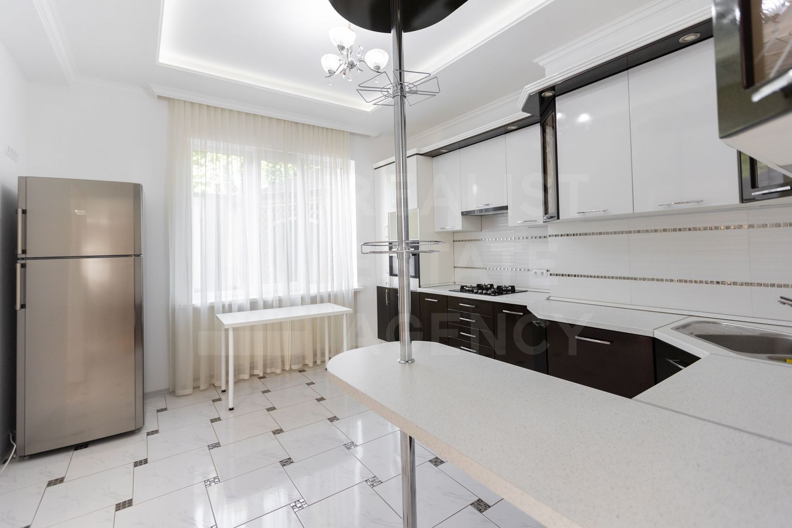 Chirie, casă, 2 nivele, 5 camere, str. George Meniuc, Centru - Poză 7